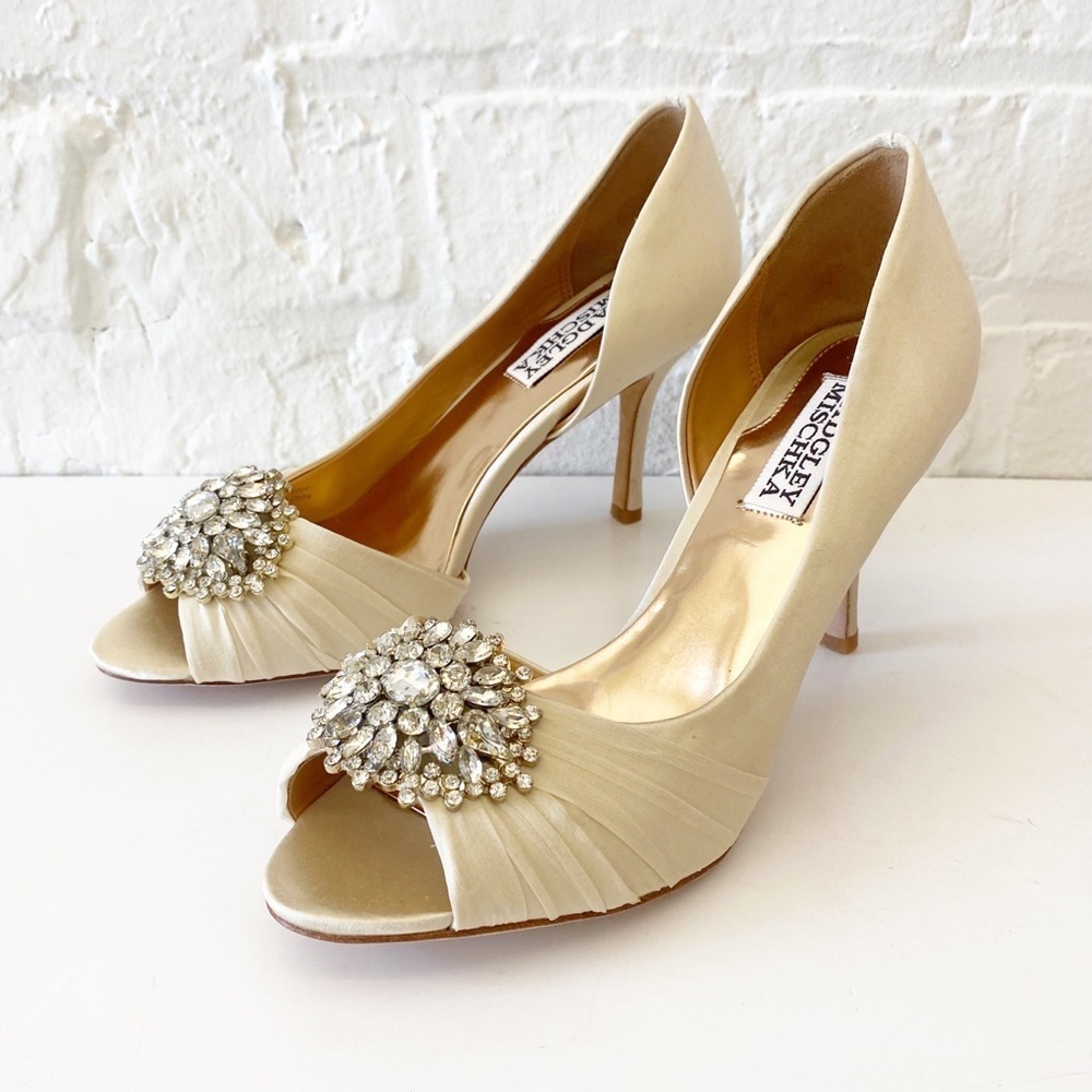 Badgley‎ Mischka || Pearson d'Orsay Pumps Bridal Jeweled Satin Ivory Cream 6.5